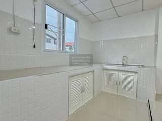 出售 4 卧室 联排别墅 在 Sai Noi, Nonthaburi
