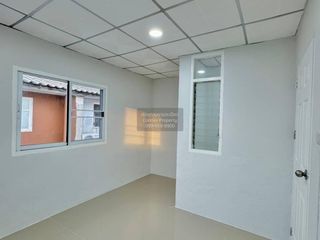 出售 4 卧室 联排别墅 在 Sai Noi, Nonthaburi