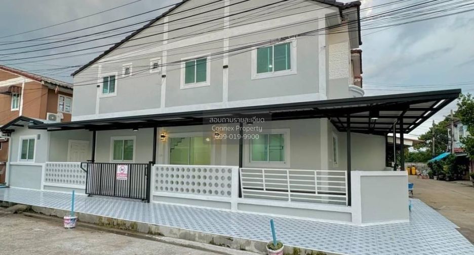 出售 4 卧室 联排别墅 在 Sai Noi, Nonthaburi