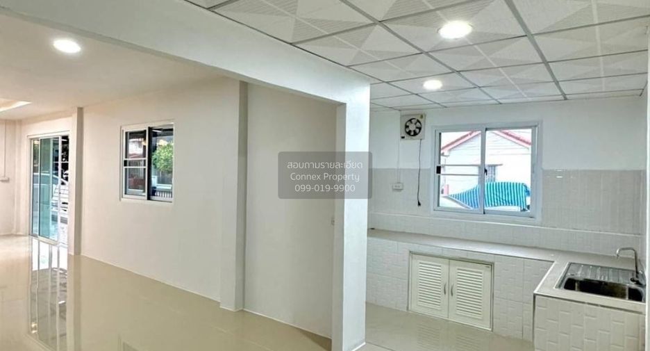 出售 4 卧室 联排别墅 在 Sai Noi, Nonthaburi