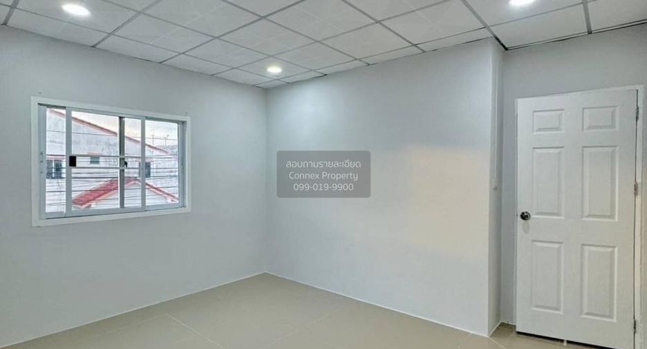 出售 4 卧室 联排别墅 在 Sai Noi, Nonthaburi