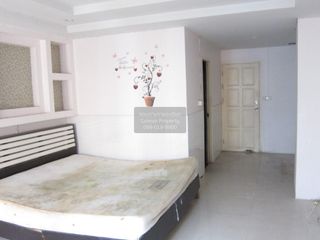 出售 1 卧室 公寓 在 Wang Thong Lang, 曼谷