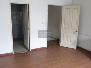 For sale 3 bedrooms townhouse in Bang Kapi, Bangkok