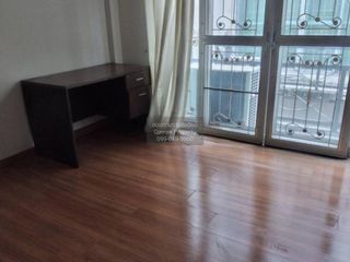 For sale 3 bedrooms townhouse in Bang Kapi, Bangkok