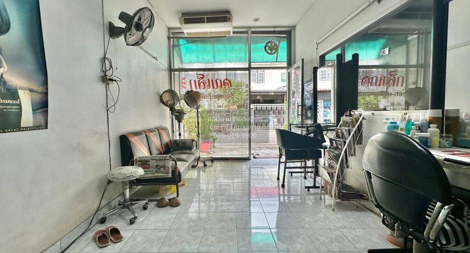 出售 2 卧室 联排别墅 在 Bang Khen, 曼谷