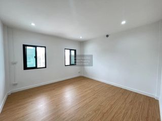 出售 3 卧室 商业空间 在 Krathum Baen, Samut Sakhon