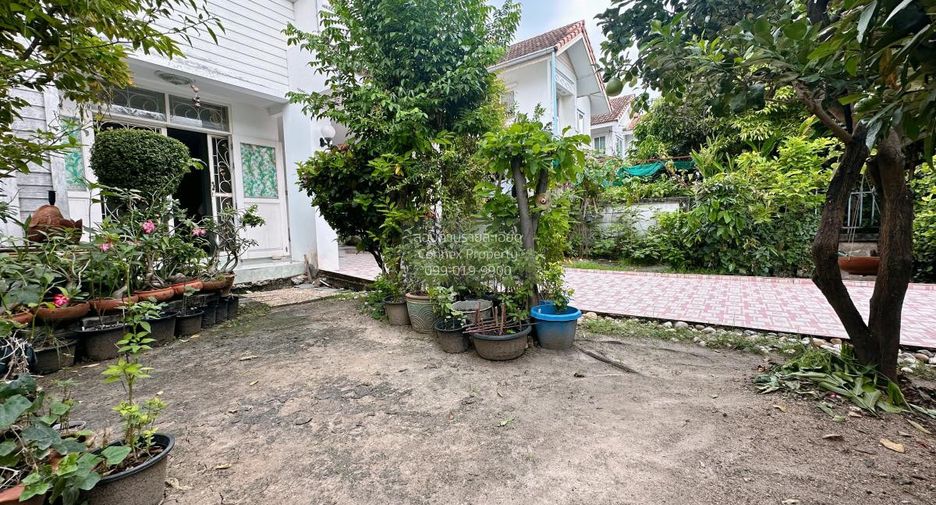 For sale 2 ベッドルーム house in Khlong Toei, Bangkok