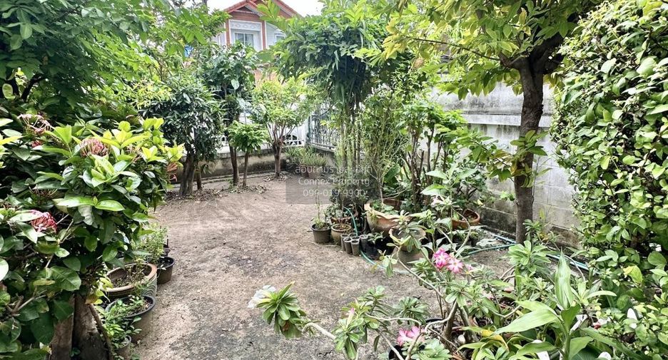 For sale 2 ベッドルーム house in Khlong Toei, Bangkok