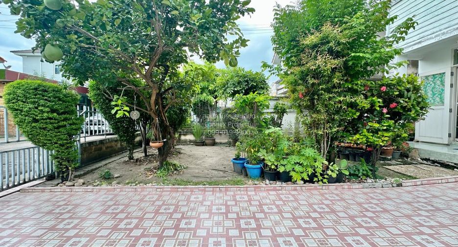 For sale 2 ベッドルーム house in Khlong Toei, Bangkok