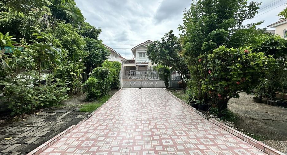 For sale 2 ベッドルーム house in Khlong Toei, Bangkok