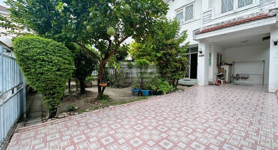 For sale 2 ベッドルーム house in Khlong Toei, Bangkok