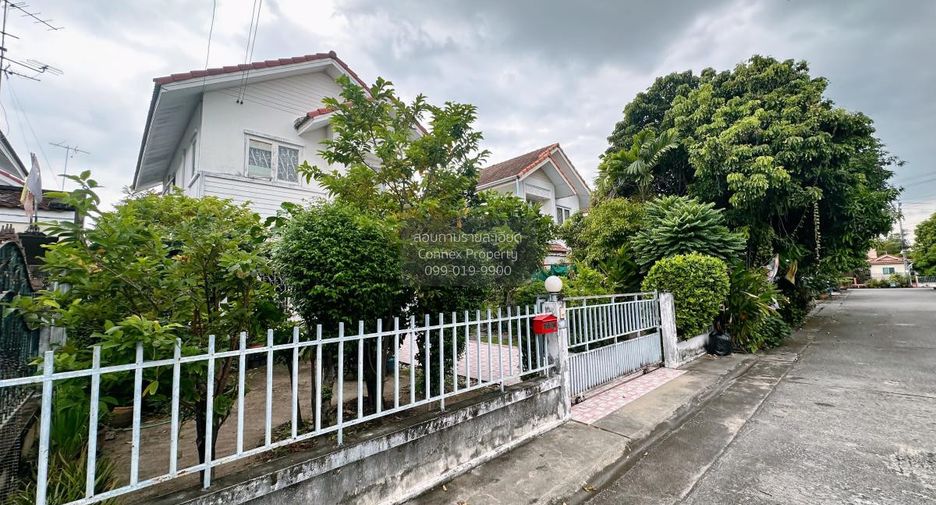 For sale 2 ベッドルーム house in Khlong Toei, Bangkok