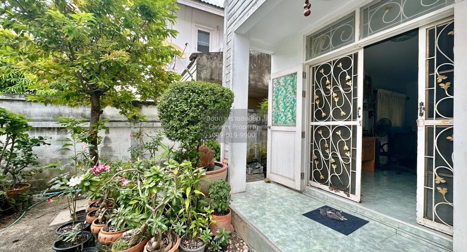 For sale 2 ベッドルーム house in Khlong Toei, Bangkok