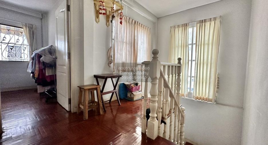 For sale 2 ベッドルーム house in Khlong Toei, Bangkok