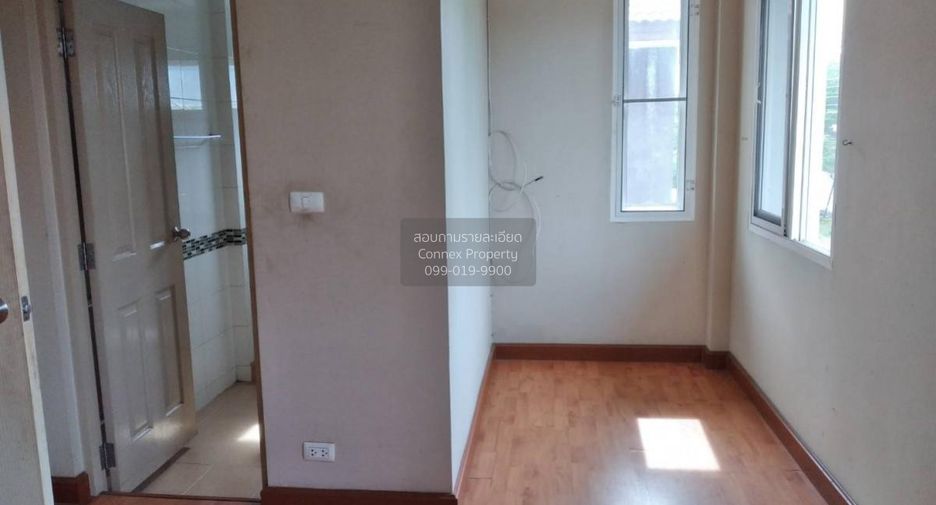 À vendre 3 chambres maison à Bang Khun Thian, Bangkok