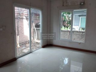 À vendre 3 chambres maison à Bang Khun Thian, Bangkok
