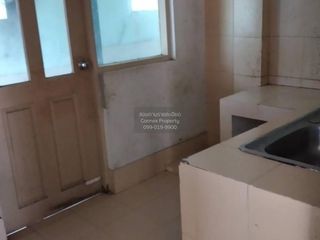 À vendre 3 chambres maison à Bang Khun Thian, Bangkok