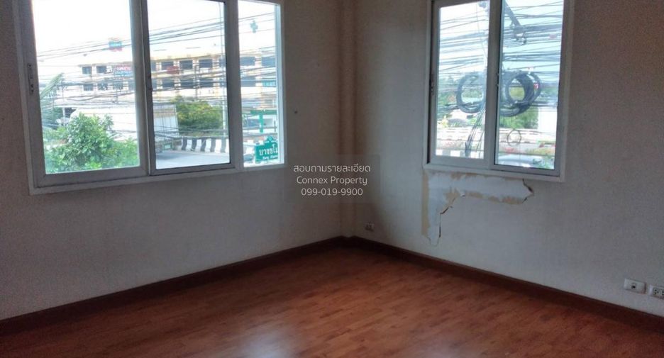 À vendre 3 chambres maison à Bang Khun Thian, Bangkok