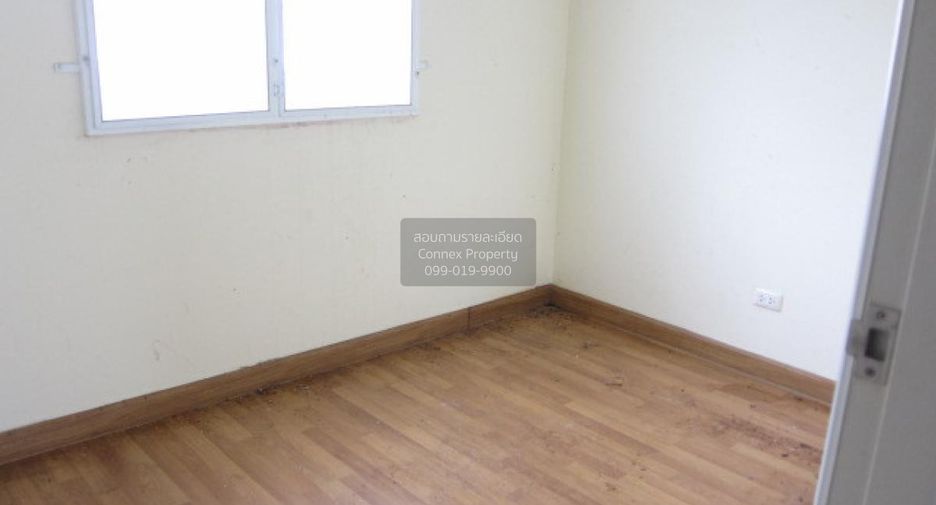 For sale 3 bedrooms townhouse in Bang Kapi, Bangkok