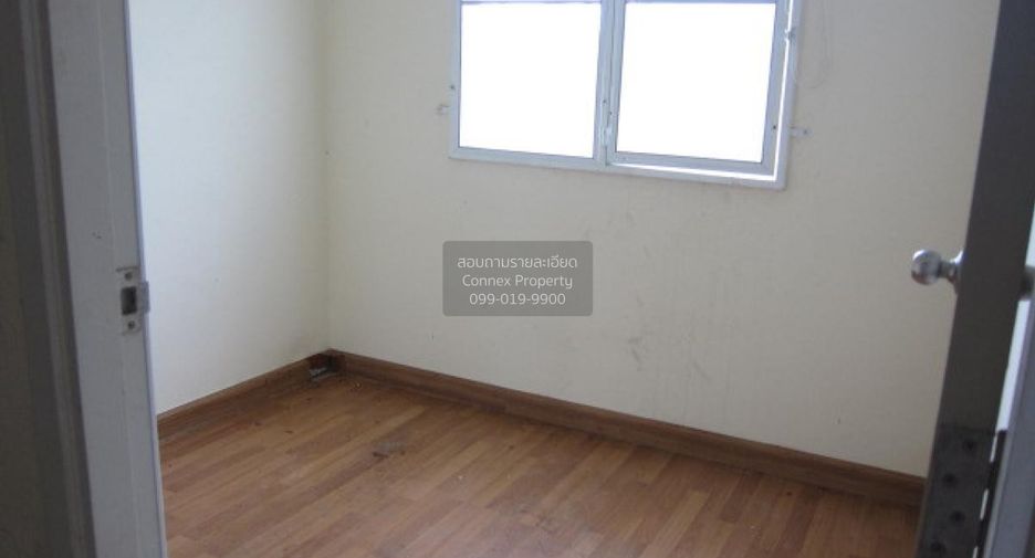 For sale 3 bedrooms townhouse in Bang Kapi, Bangkok