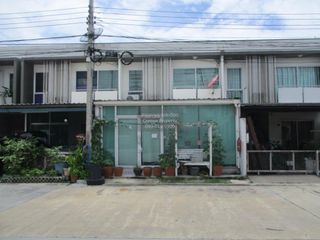 For sale 3 bedrooms townhouse in Bang Kapi, Bangkok