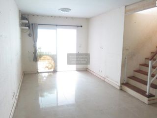 For sale 3 bedrooms townhouse in Bang Kapi, Bangkok