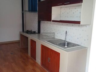 À vendre 3 chambres maison de ville à Bang Sao Thong, Samut Prakan