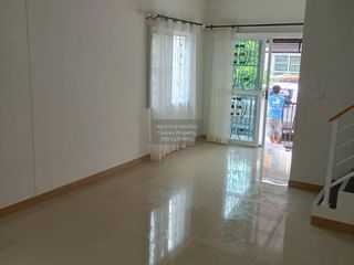 À vendre 3 chambres maison de ville à Bang Sao Thong, Samut Prakan