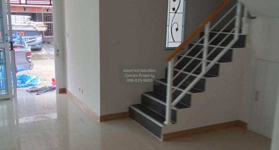 À vendre 3 chambres maison de ville à Bang Sao Thong, Samut Prakan