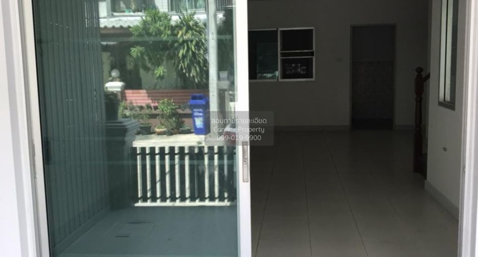 For sale 2 bedrooms townhouse in Bang Phli, Samut Prakan