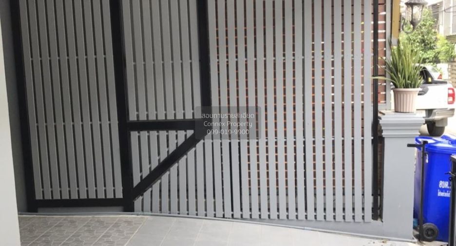 For sale 2 bedrooms townhouse in Bang Phli, Samut Prakan