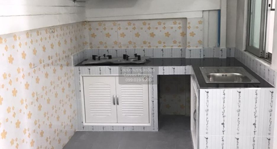 For sale 2 bedrooms townhouse in Bang Phli, Samut Prakan