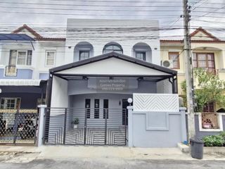 Reihenhaus zum Kauf mit 3 Zimmer in Khlong Sam Wa, Bangkok