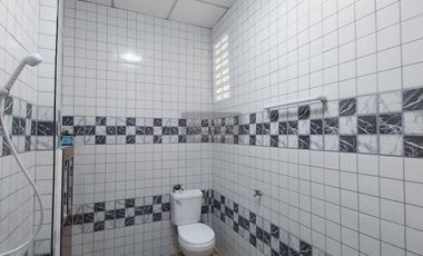 Casa adosada en venta de 3 habitaciones en Nong Chok, Bangkok