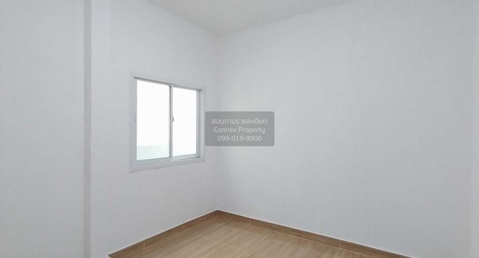 Casa adosada en venta de 3 habitaciones en Nong Chok, Bangkok