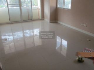For sale 4 bedrooms house in Watthana, Bangkok
