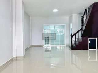 Reihenhaus zum Kauf mit 3 Zimmer in Bang Yai, Nonthaburi