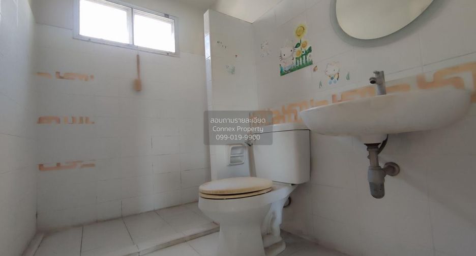 Casa adosada en venta de 3 habitaciones en Bang Khun Thian, Bangkok