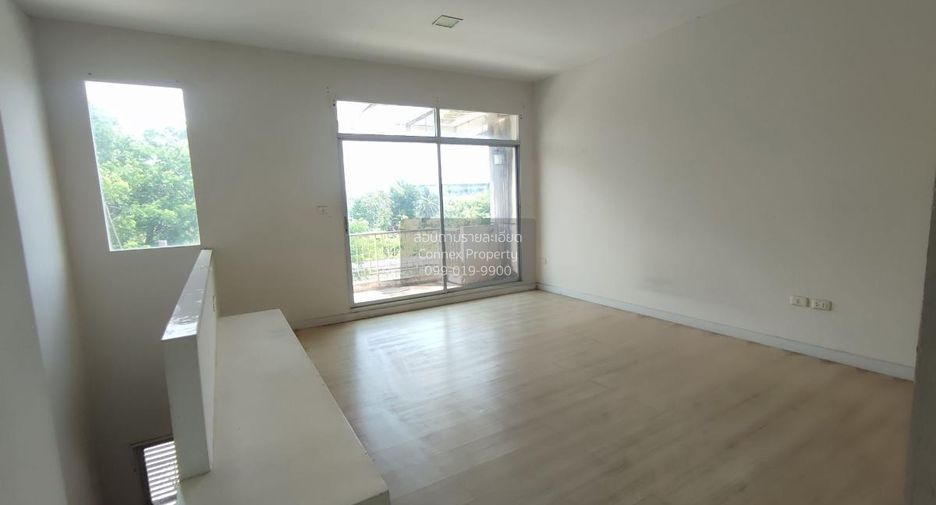Casa adosada en venta de 3 habitaciones en Bang Khun Thian, Bangkok