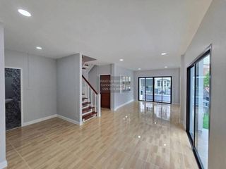 À vendre 3 chambres maison de ville à Bang Bua Thong, Nonthaburi