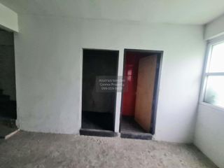 For sale 3 bedrooms retail Space in Bang Kapi, Bangkok