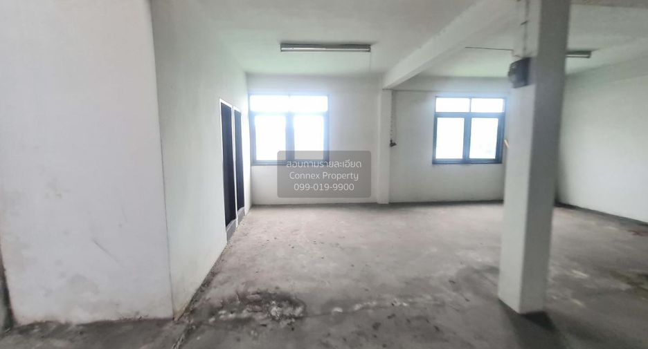 出售 3 卧室 商业空间 在 Bang Kapi, 曼谷