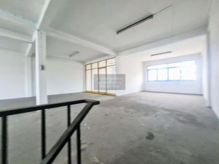For sale 3 bedrooms retail Space in Bang Kapi, Bangkok