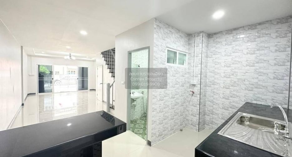 出售 3 卧室 联排别墅 在 Sai Noi, Nonthaburi