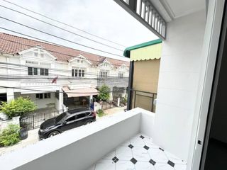 出售 3 卧室 联排别墅 在 Sai Noi, Nonthaburi