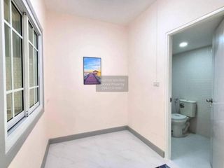 Reihenhaus zum Kauf mit 3 Zimmer in Bang Yai, Nonthaburi