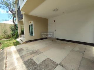 À vendre 3 chambres maison à Bang Khun Thian, Bangkok