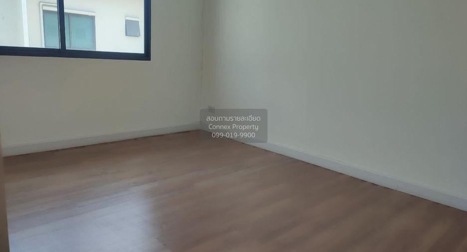 Casa adosada en venta de 3 habitaciones en Bang Khun Thian, Bangkok