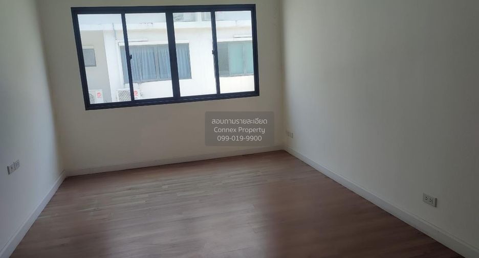 Casa adosada en venta de 3 habitaciones en Bang Khun Thian, Bangkok