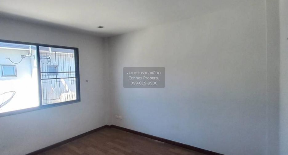 Продажа 3 спальни таунхаус в Лат Пхрао, Бангкок